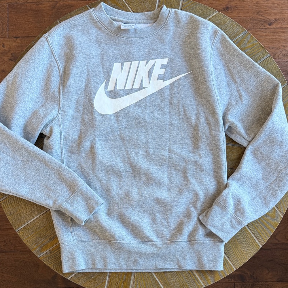 GUC XS Nike Men's Gray CREWNECK SWEATSHIRT
